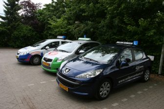 rijschool, kiezen, rijles