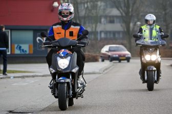 praktijkexamen, bromfiets, CBR, examinator, bromfietsrijbewijs