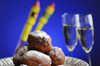 nieuwjaar, oliebollen, champagne