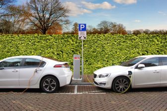 Verkoop elektrische auto’s verdubbeld; aandeel blijft bescheiden