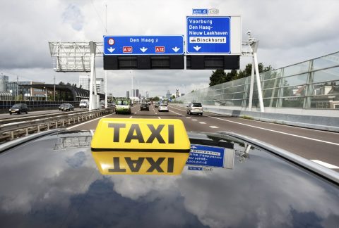 Taxi-kandidaat moet opleider binnenkort machtigen voor reserveren praktijkexamen